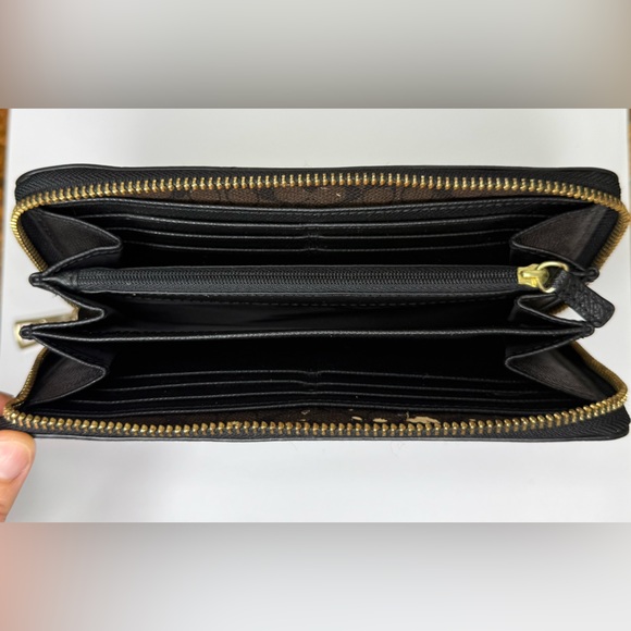 Coach Black Leather Zip-Around Wallet - Picture 3 of 5